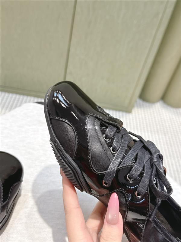 20251127165610682 310